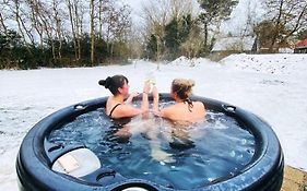 The island life texel met jacuzzi